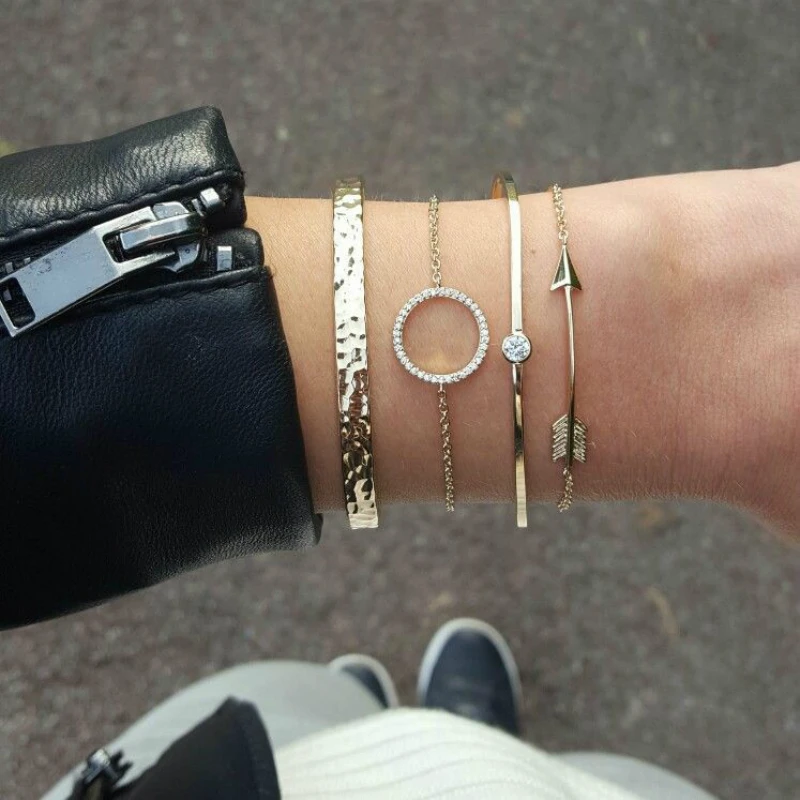 

New Fashion Personality Crystal Bracelet Circular Arrow Is Concave And Convex Bangle Bracelet Combination Four Bracelets Women