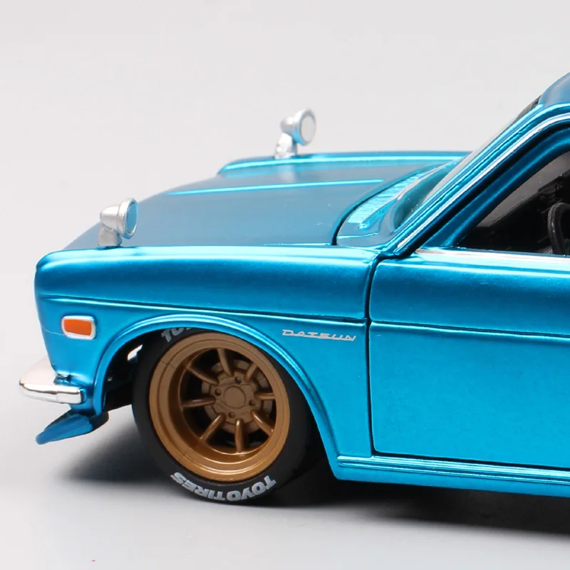 Классические весы Maisto 1/24 Nissan Datsun 510 1600 Bluebird 1971 металлические модели литья под давлением автомобили игрушки транспорт Миниатюрные для детей