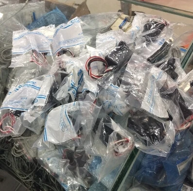 Тайваньский VABS-12-06 вакуумный генератор с переключателем давления