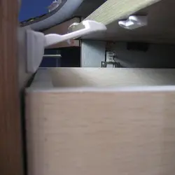 2 шт. безопасные замки для холодильников замок шкафа Невидимый ребенок Детская Безопасность Детские ящик безопасности защелки детская
