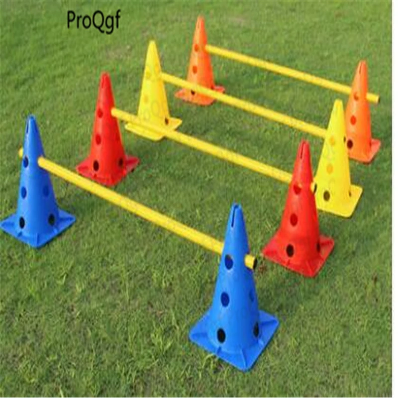

1Pcs random color 30CM flag with a hole barrel Football Soccer Obstruction