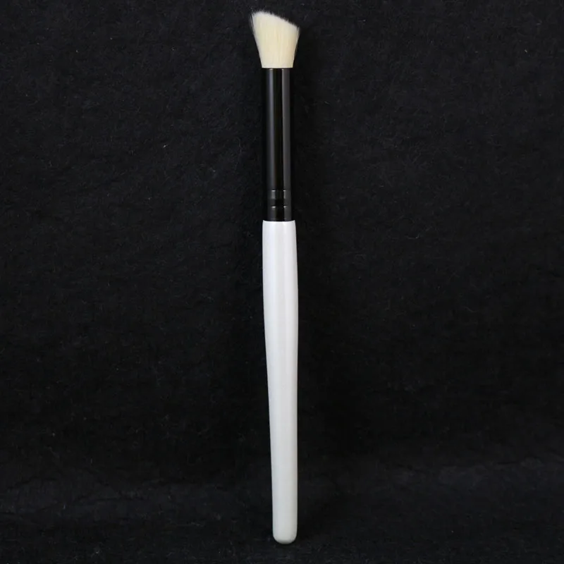 Angled Contour Brush Synthetic Shader Brush Eyeshadow Buffer Blending