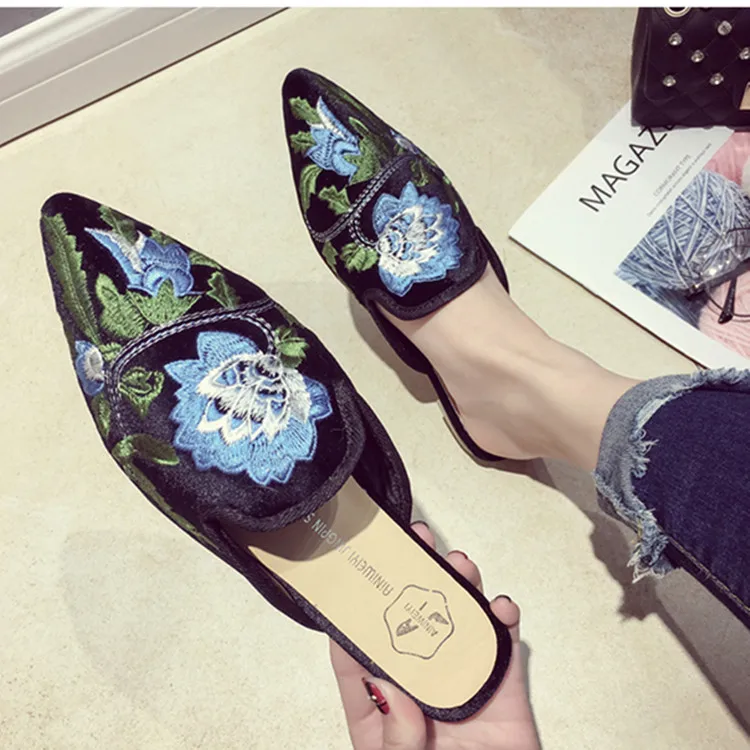 

Embroider Women Shoes casual women Flat Mules Pointed Toe loafers Summer Shoes Platform slipper beach soft Rubber shoes 2018