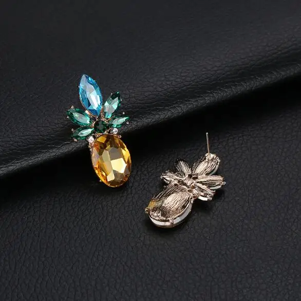 

Personality Crystal Pineapple Fruit Exquisite Earrings Trendy Women Rhinestone Brincos Earrings Bijoux Jewelry Gift E5544