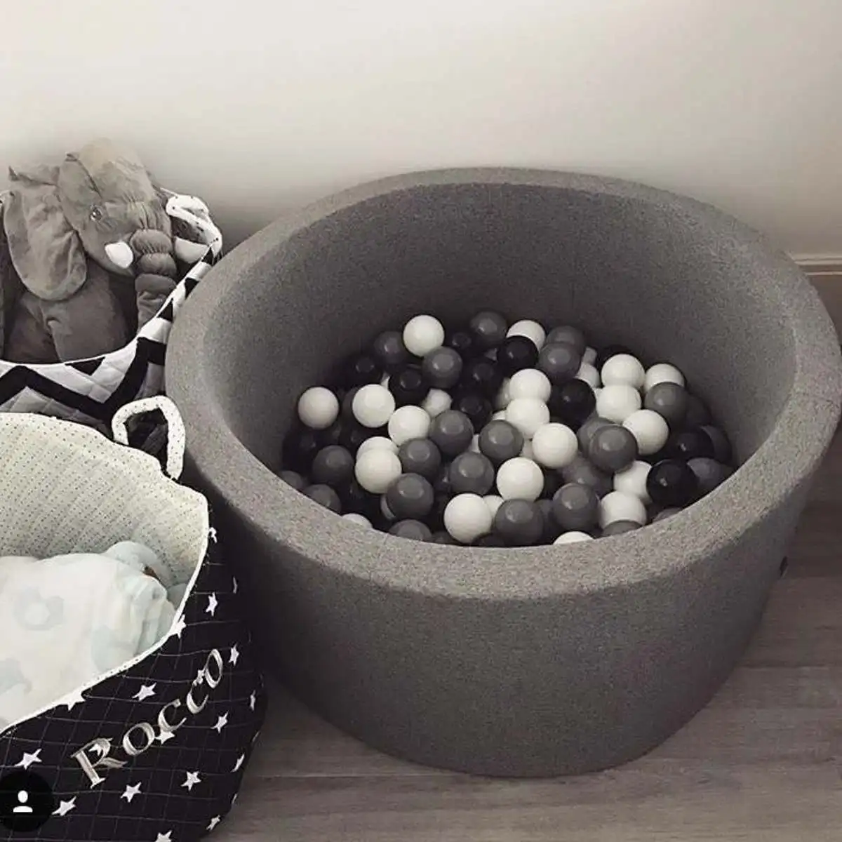

150 Pcs Baby Anti Stress Ocean Ball Safe Plastic Black Grey White Balls Funny Baby Swim Pit Toy Water Pool Ocean Wave Ball 5.5cm