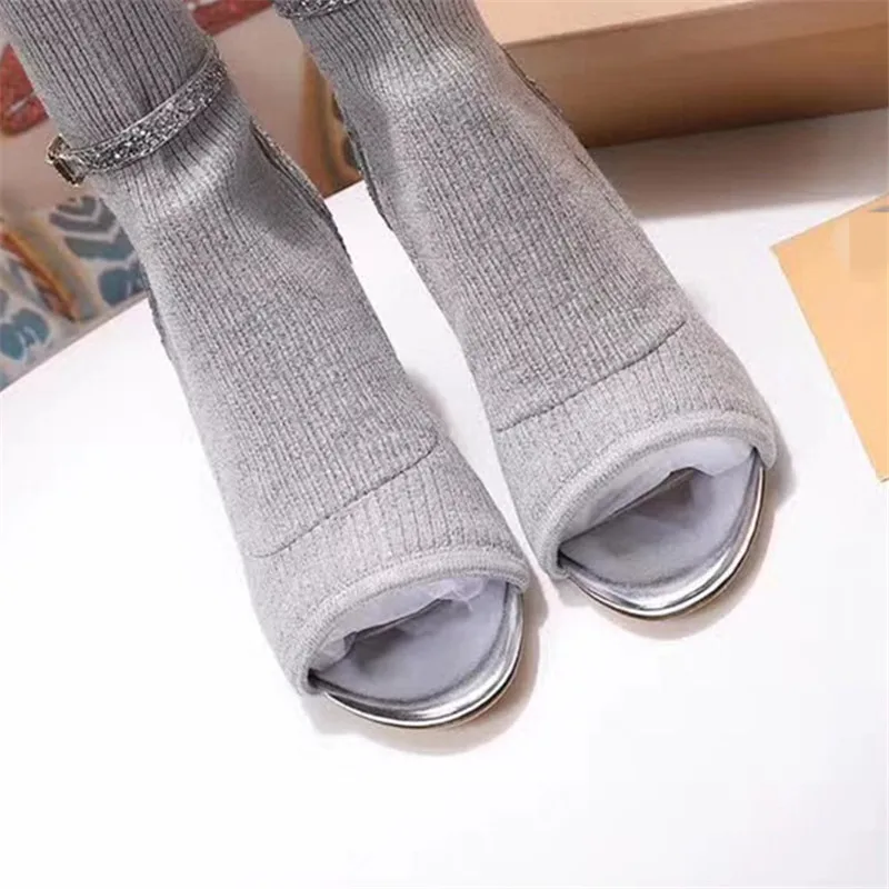 UTB8xat1gVfJXKJkSamHq6zLyVXah