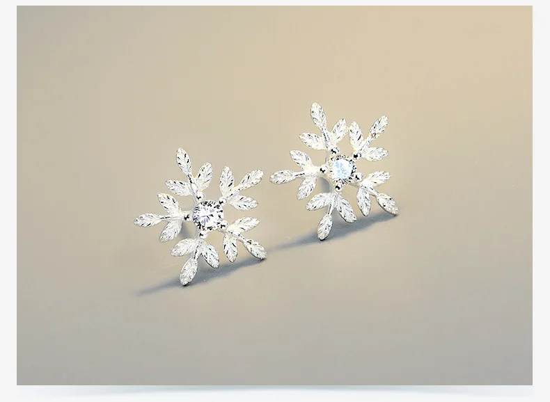 4687156517_823318017