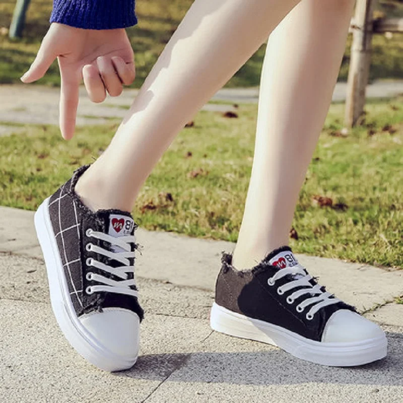 

2019 summer new wild canvas shoes cross strap women's flat casual shoes