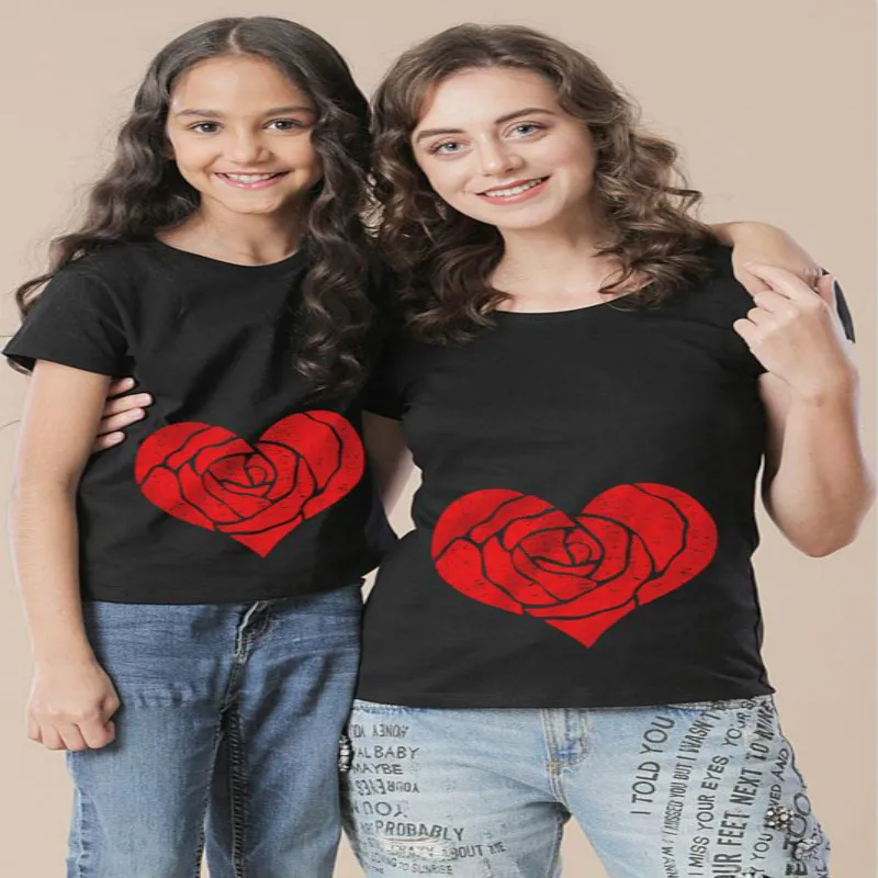 

Mother Daughter Tshirt Summer Black Round Neck Love Flower Printing Women Girl T-shirts Children Kids Family Matching Outfit