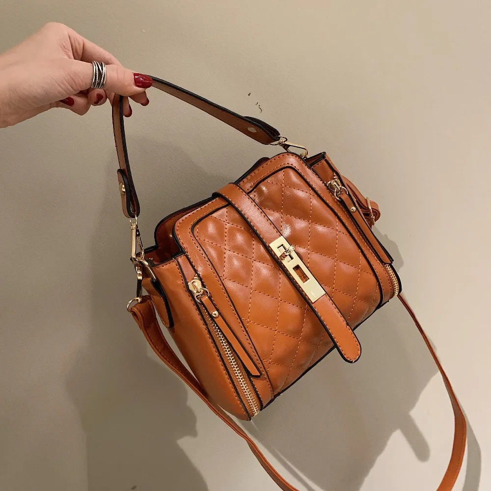 

Quilted PU Leather Bucket Bag For Women 2019 Zipper Decoration Crossbody Bags Fashion Small Purses and Handbags Messenger Bags