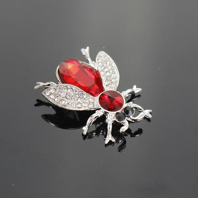 

2018 Hot Bee shoes Buckle Hooker Badges Pins for the Clothing bags wallet lock pin buckle Garment Accessories