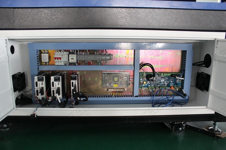 cutting metal machine