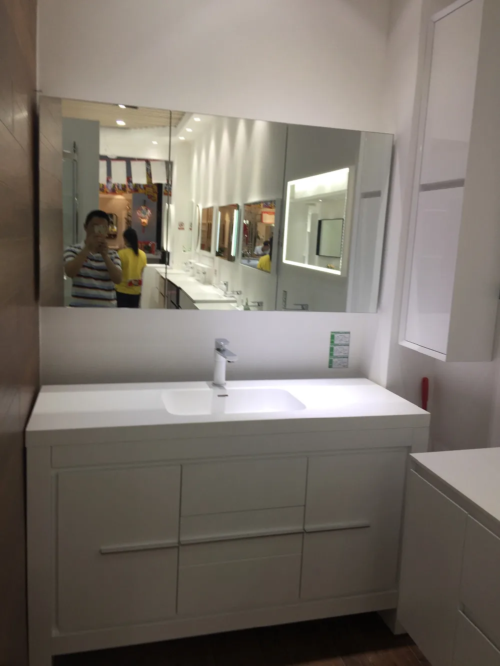 1300 مللي متر الطابق شنت سطح صلب أكريليك الأثاث البلوط الخشب الحمام الغرور مجلس الوزراء مرحاض مات الأبيض بالوعة 2193-0 1300 مللي متر الطابق شنت سطح صلب أكريليك الأثاث البلوط الخشب الحمام الغرور مجلس الوزراء مرحاض مات الأبيض بالوعة 2193-0