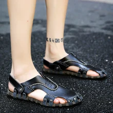 Sandalias Hombre; мужские сандалии; коллекция года; Летние повседневные кожаные шлепанцы; обувь на плоской подошве; мягкие пляжные вьетнамки; сандалии для отдыха; Цвет Черный