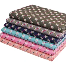 Очень дешевая тканая полиэфирная ткань с цветочным принтом для рукоделия Лоскутная скатерть дешевая ткань для шитья в клетку грубая T7871