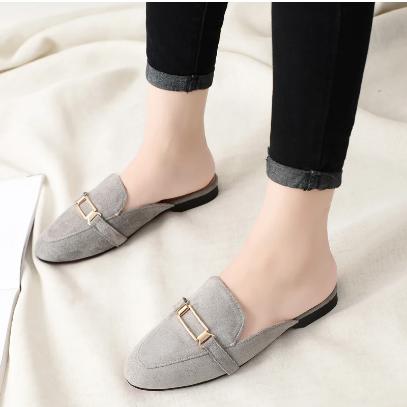 Mule Shoes Women Sandals Brand Designer Shoes Metal Decorate Mules Slippers Pointed Toe Flip Flops Low Heels Beach Slippers