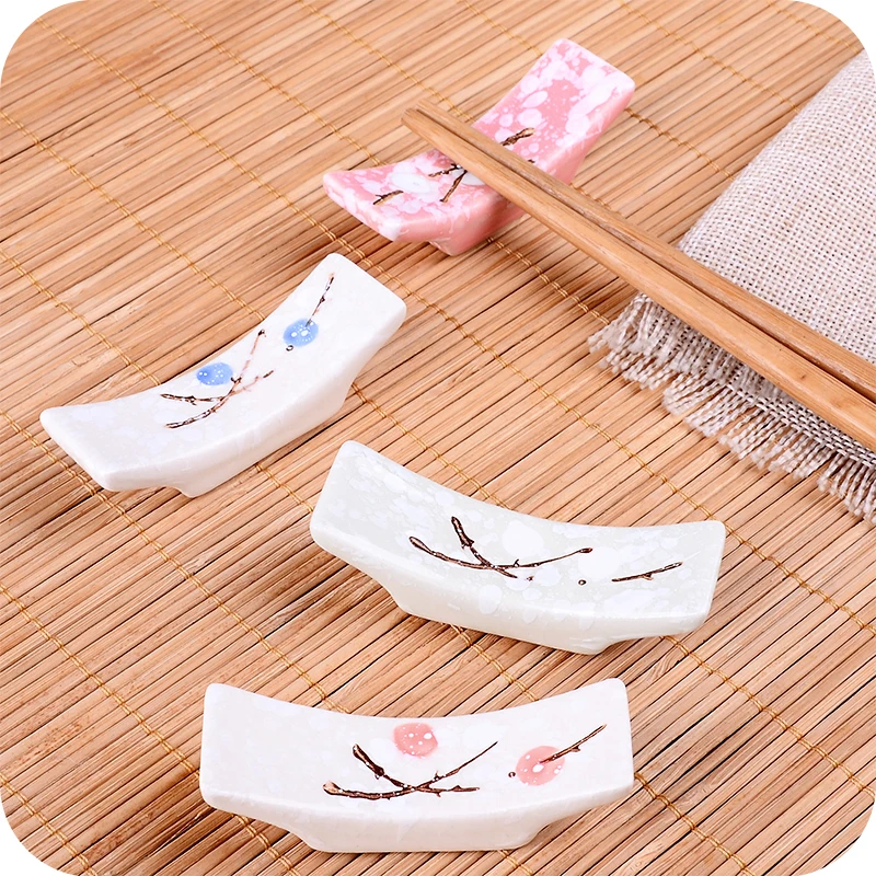 

Snowflake Glaze Ceramic Chopsticks Rack Kitchen Utensils Pillow Chopsticks Shelf Creative Kitchen Cutlery Rack Storage Rack