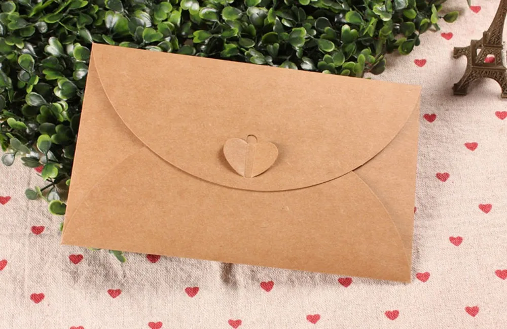 20 Pçs/lote 11*17.5 cm Fecho Coração Kraft Envelope De 
