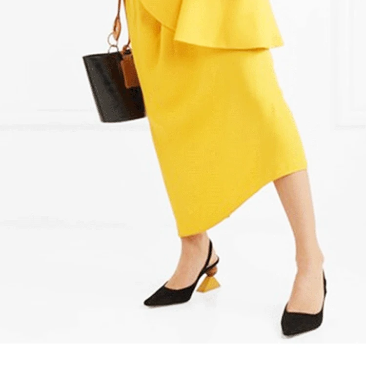 

2018 European American spring model catwalk pointed toe strange heel high heels genuine leather Asymmetric geometry heel pumps