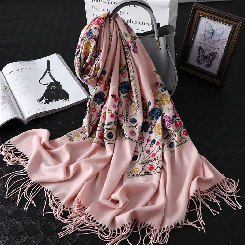 Элегантный кашемировый шарф с цветочной вышивкой для женщин, новинка, модные плотные теплые зимние шарфы с кисточками, шали высокого качества