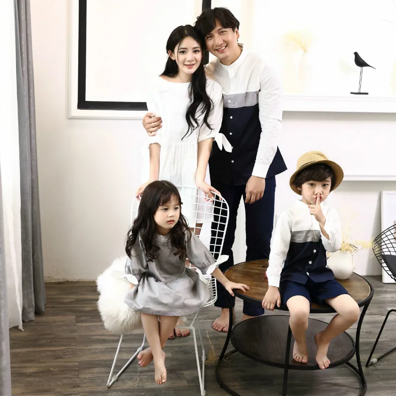 2019 Family Matching Outfits Mother White Dress Daughter Grey Dresses Father son T shirts Blouse Family Vacation Clothes D1 10
