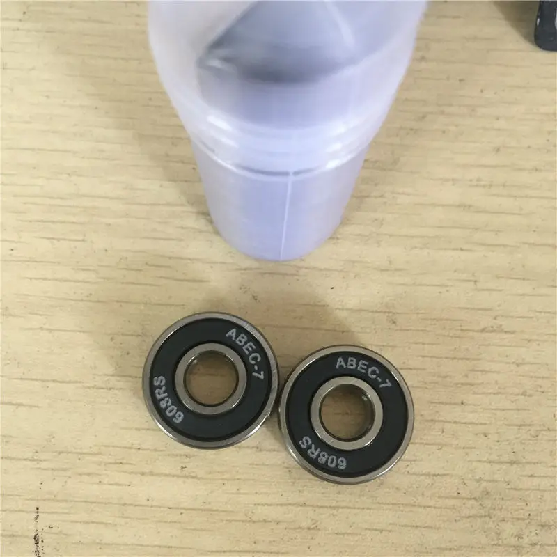 skateboard trucks andbearings andwheels (3)