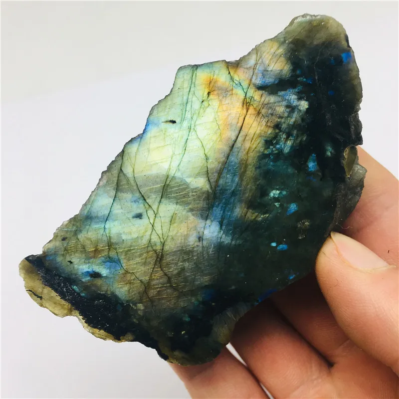 

100g natural crystal elongated stone