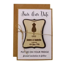 Персонализированные названия даты гравированная деревянная карточка сохранить дату свадебные приглашения магниты, пользовательские деревянные Выгравированные магниты