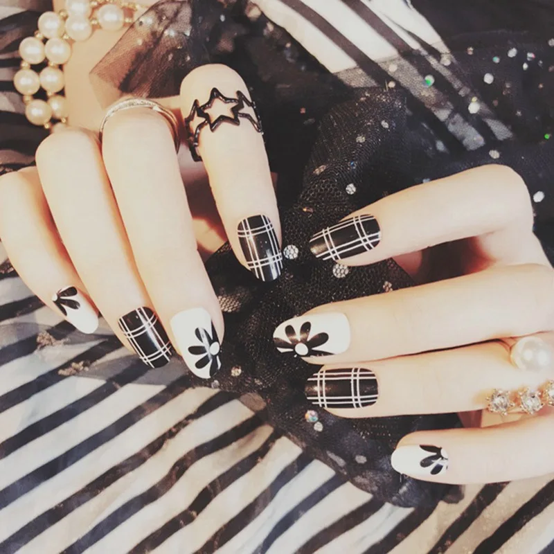 

24Pcs/Set New Fashion Fake Nail Tips Stiletto Black Flower Patterns Fake Nail Tips Full Cover DIY Nail Art Stickers With Glue