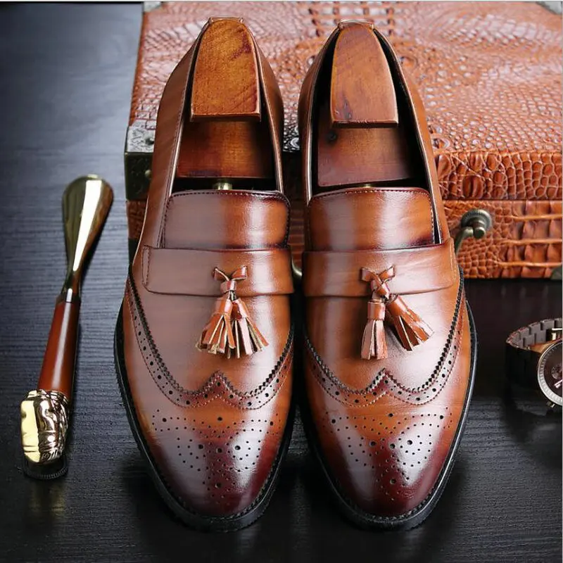New Autumn Fashion High Quality Men's brogue Flats Retro Carved loafers Dress Business Men Casual Tassels Leather Shoes OO-51 New Autumn Fashion High Quality Men's brogue Flats Retro Carved loafers Dress Business Men Casual Tassels Leather Shoes OO-51