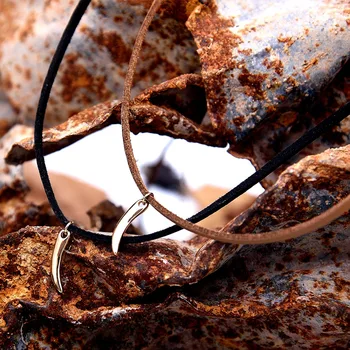 

2017 Punk Style Black Brown Leather Necklace Double Layer Choker Vintage Metal Horn Cresent Pendant Necklace for Party MYC05032
