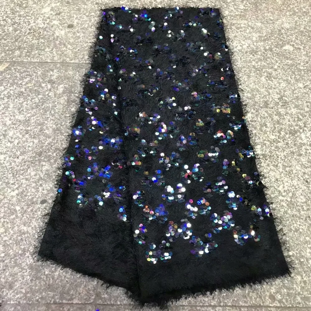 

2019 NEW Wholesale 5yards 3D lace fabrics with ostrich feathers, nude heavy sequins lace fabrics haute couture YYZ0772