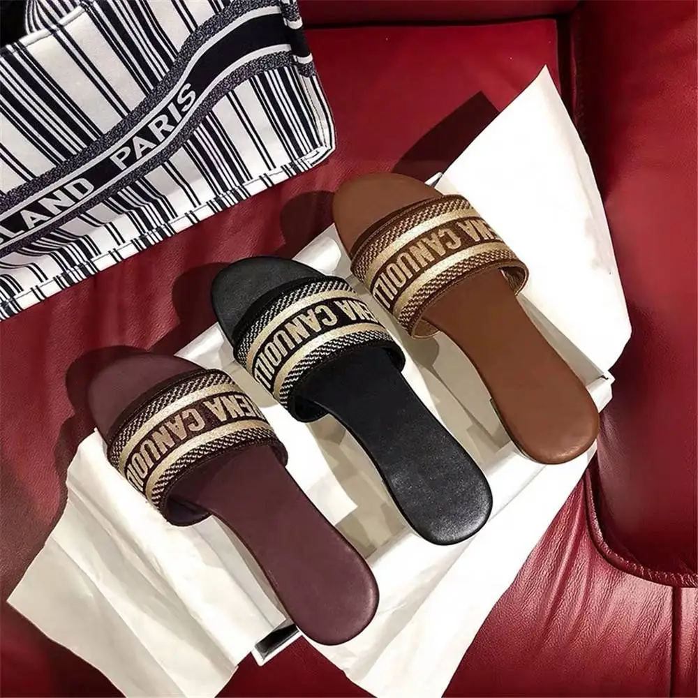 

Fitow New Brand Flip Flops Fashion Women Slipper Summer Shoes Bathroom Home Slides 35-42 Mix Colored Design Letters Flats