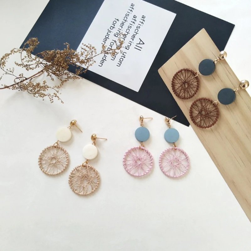 

Korean Simple Trendy Wooden Earrings Geometric Round Contrast Color Woven Mesh Earrings Ear clips Female Personality Charm Gift