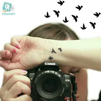 Палец HC1073 женщин сексуальный наручные вспышки татуировки фальшивки наклейки Liberty Малые птицы летают Дизайн Водонепроницаемый Временные татуировки наклейки - изображение