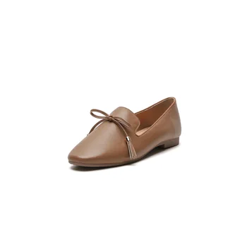 

The new age season 2019 leather shallow mouth square leisure shoes 40 and 42