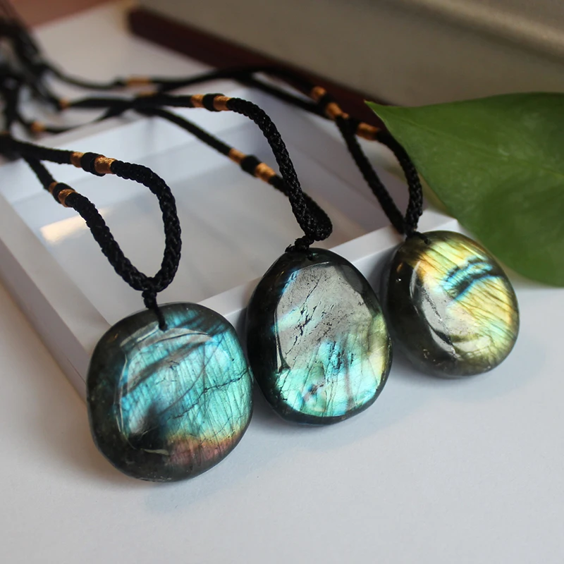 

BOEYCJR Natural Labradorite Necklace Long Chain Handmade Jewelry Ethnic Vintage Stone Pendant Necklace for Men or Women 2019