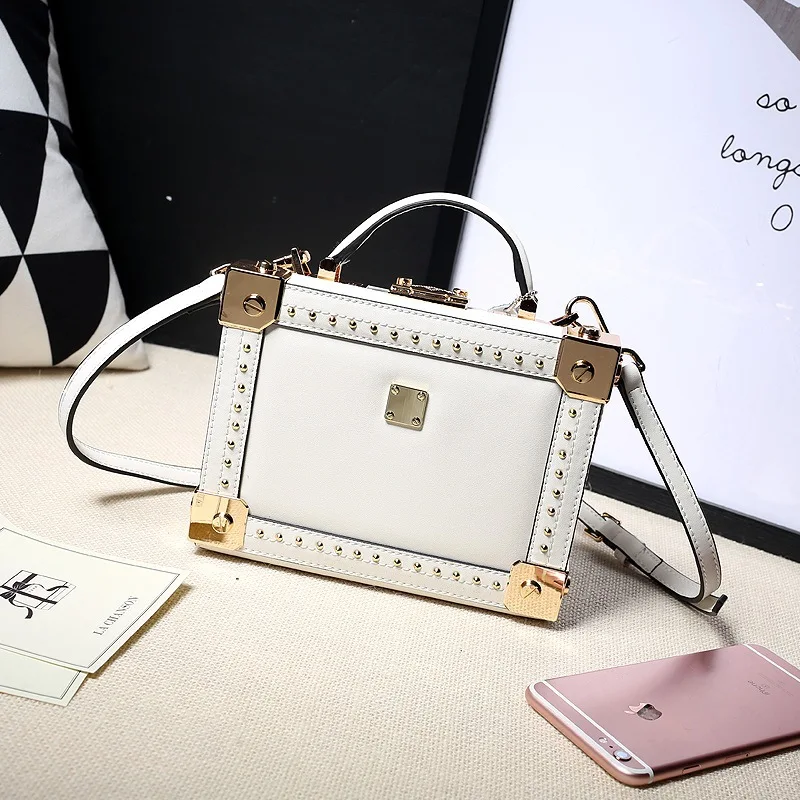 Europe and the United States fashion ladies leather box box vertical shoulder bag shoulder bag rivet diagonal leather square bag