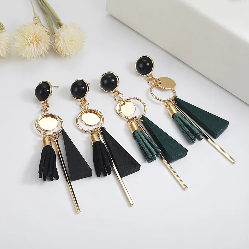 

2019 Fashion Black Round Earrings Wooden Triangle Dangling Earrings for Women Long Statement Velvet Tassel Drop Earrings Jewelry