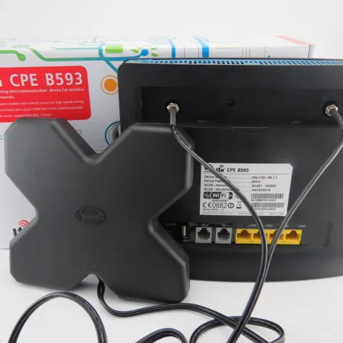ノРазблокирована Huawei B593 B593u-12 ᗖ FDD FDD 4 Г LTE Wi ...