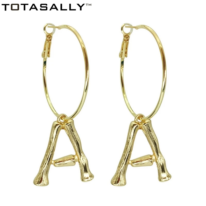 

TOTASALLY Fashion Golden Alloy A-Z 26 Bamboo Initail Hoop Earrings Alphabet Ear Hoop pendientes iniciales Letter Earrings