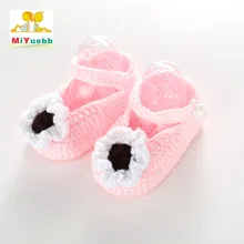 Однотонная, маленькая майка с цветами с Для мальчиков и девочек вязанное крючком; линии обувь для малышей новорожденных месяцев Вязание мягкие тапочки xz106