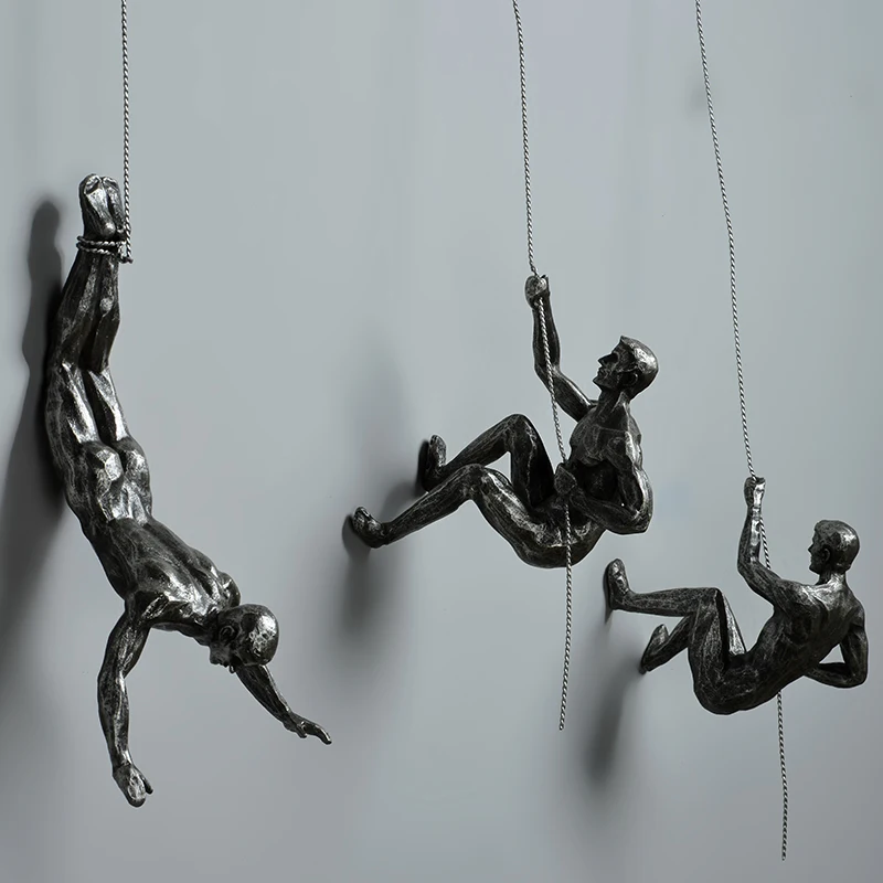 Koop Creatieve retro rotsklimmen cijfers resin sculptuur figures wanddecoraties hanger muur standbeeld woonkamer wanddecoraties
