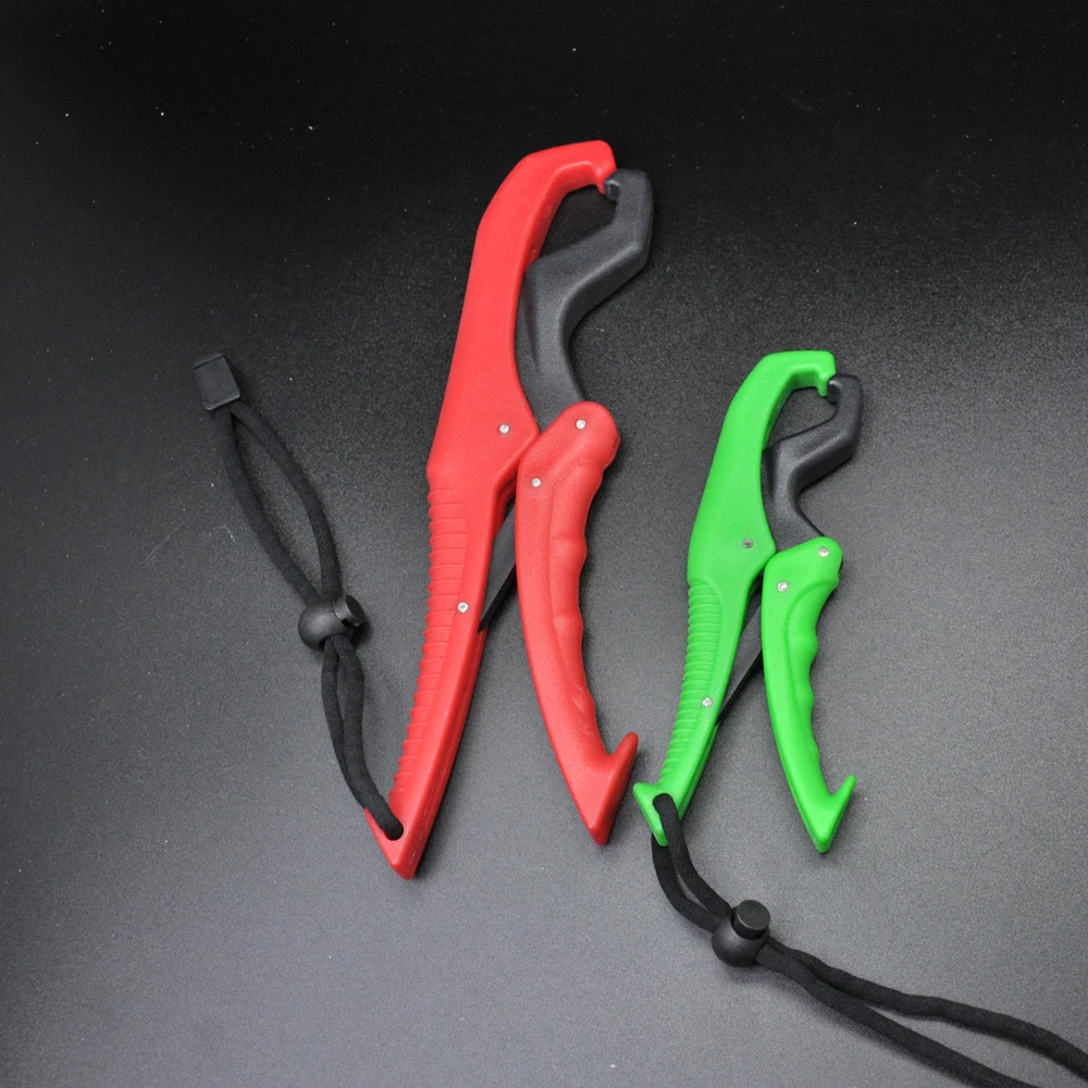 

Topline Tackle 2017 New 2pcs/lot Small Size ABS Durable Floating Fish Grip Clamp Solid Color Multi-Purpose Outdoor Fishing Plier