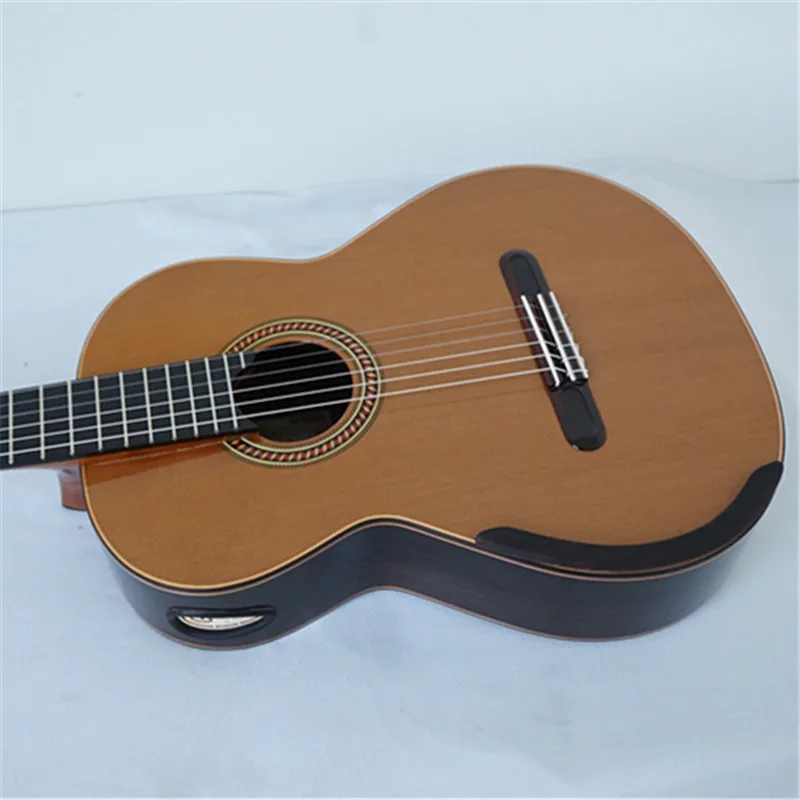 Aiersi Yulong Guo Professional Chamber Nomex Double Top Classical Guitar Model  GC02A