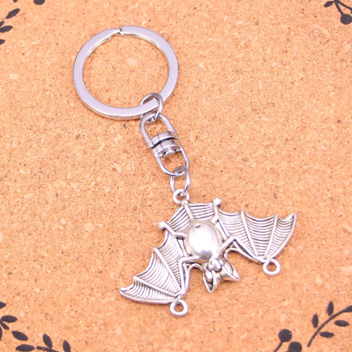 

Fashion Jewelry Accessories Silver Pendant bat vampire dracula connector Keychain Key Ring For Women Men Gifts Key Chain