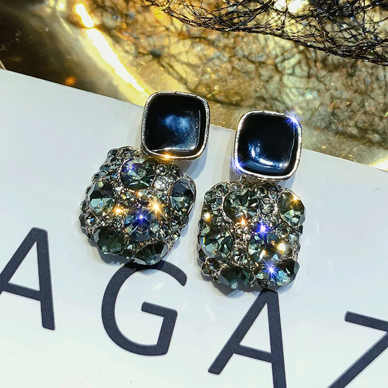 

2019 Korean hot fashion jewelry luxury elegant black crystal earrings simple square pendant earrings for women gift