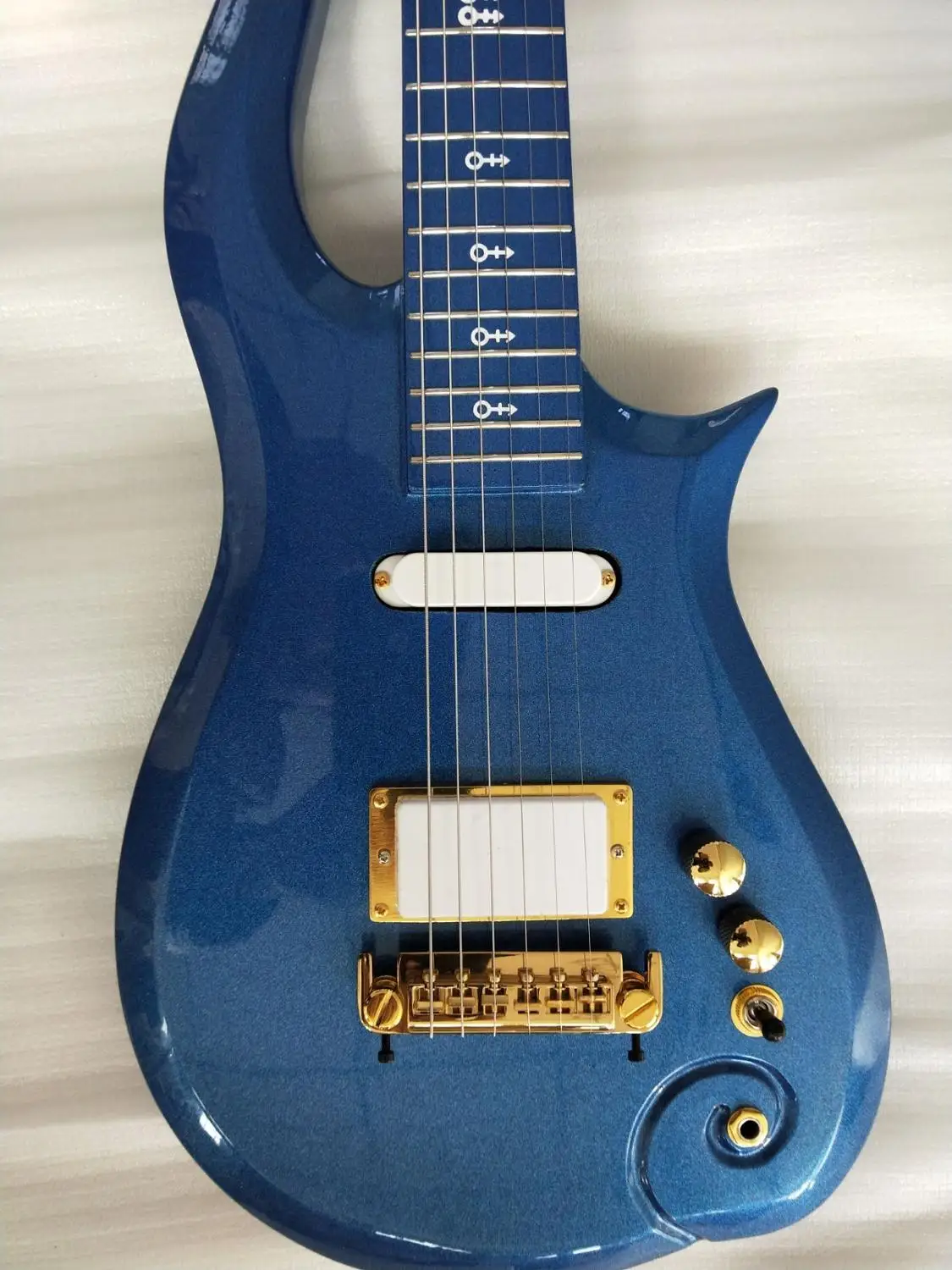 

Prince Cloud Electric Guitar Dark Blue Gold Truss Rod Cover, Symbol / Dot Inlay Gold hardware China guitar