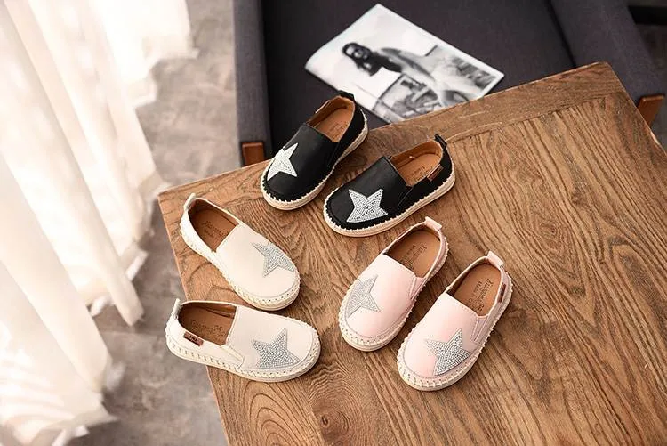 Sapatos para Meninas das Crianças de Outono Novos Strass Sapatos Pentagrama Lantejoulas Princesa Menina Preguiçoso Tênis Único 2020 3 High Quality Mamãe e Bebê