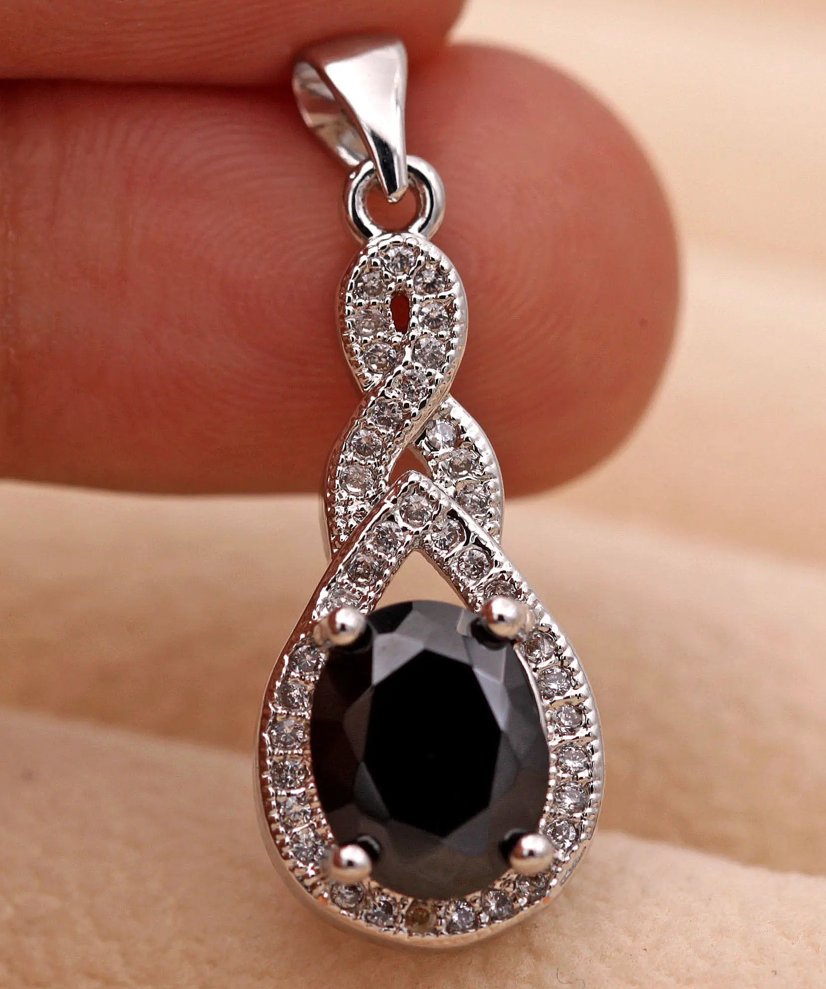 OBS0470_Black (1)